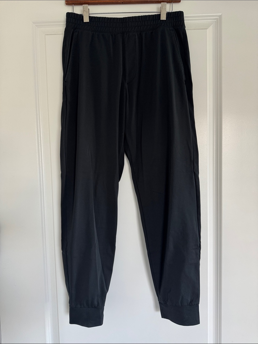 NWOT Men’s Uniqlo Lightweight Active Black Sweatpants M